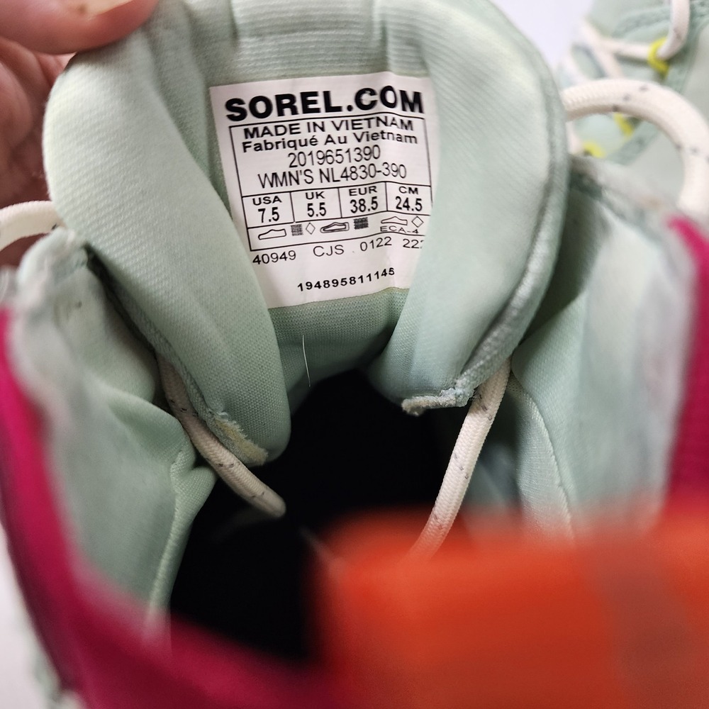 Sorel Women's Kinetic Breakthru Venture Mid-Boot -‎ Waterproof-Mint Size 7.5 - Picture 10 of 16
